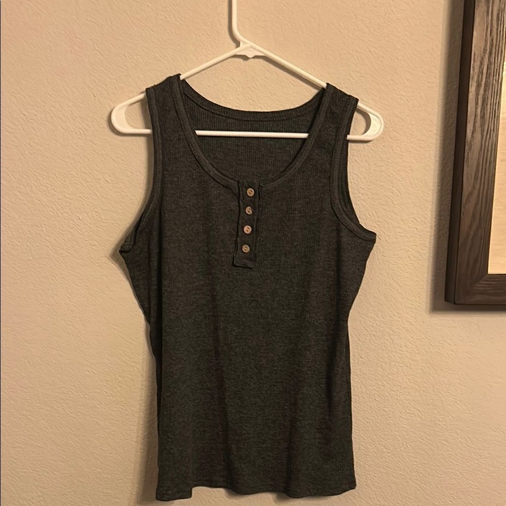 Charcoal Gray Sleeveless Top size L new no tags Amazon brand